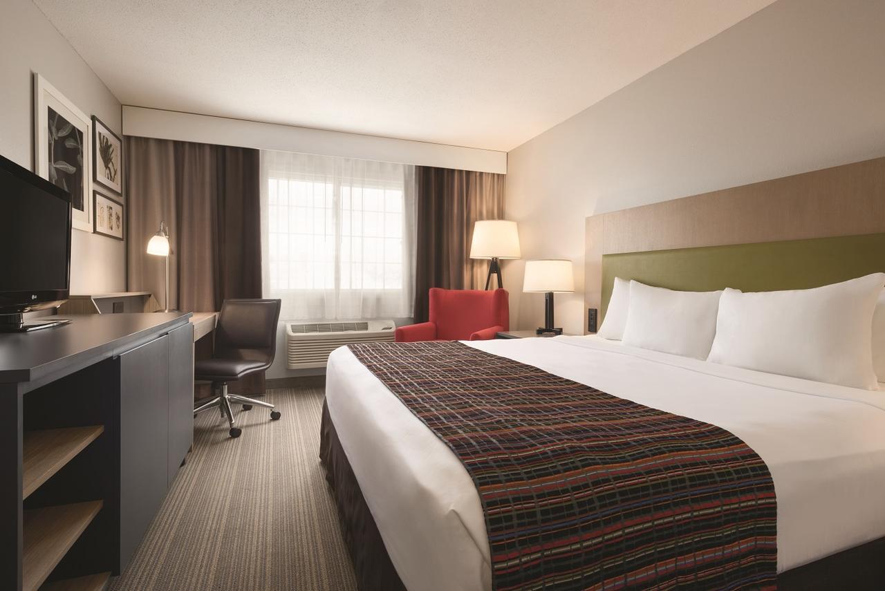 Hotel Country & By Radisson, Grand Rapids, Mn